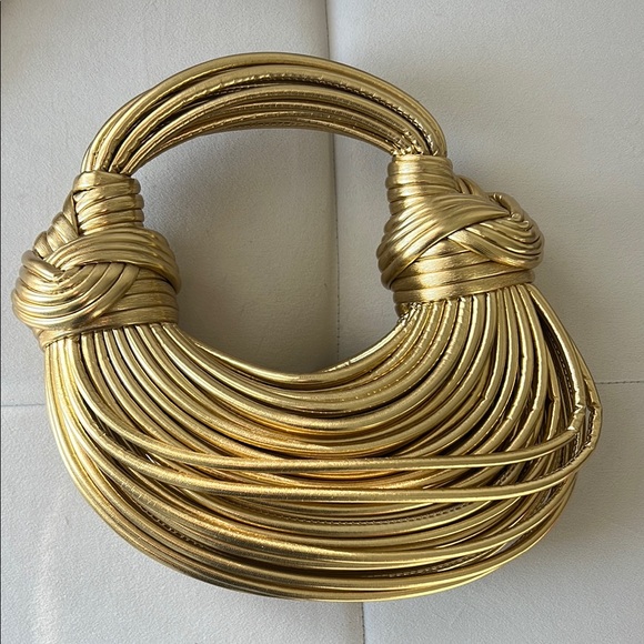 Chic Gold Metallic Handbag - Picture 2 of 2